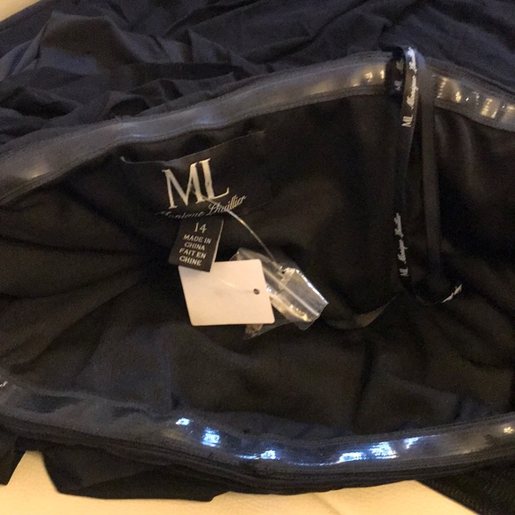 NEW Monique Lhuillier Gorgeous Black Maxi Gown size 14 - Picture 8 of 14